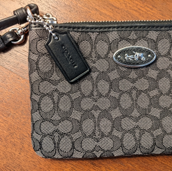 Coach Signature Corner Zip Wristlet Black Smoke/Black #52574 - Picture 3 of 7